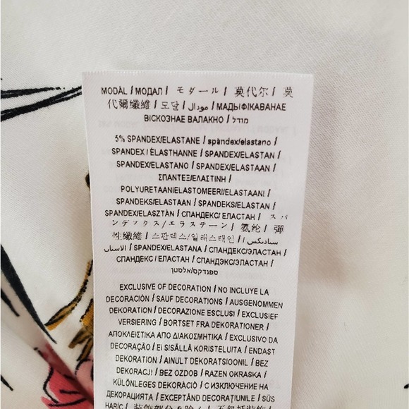 Guess Celina tie front crop top low cut NWT - Picture 8 of 9